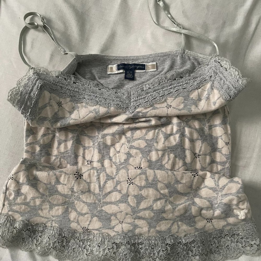 American Eagle Outfitters, Women's Pretty Medium V-Neck Tank Top
